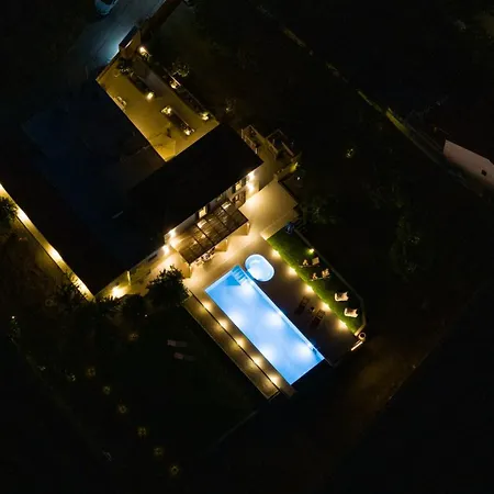 Ergini Country With Bio Infinity Pool & וילה *